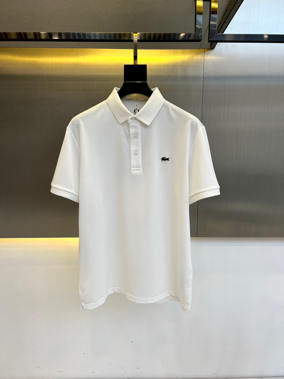 NO:416751,Crocodile, 2025s classic fashion lapel, short-sleeved Polo shirt, trading company channel orders, simple and elegant, fashionable and versatile, and the quality is even more unstriking!  Use imported custom-woven pure cotton bead mesh fabric, which is soft, straight, stylish, breathable and comfortable. The upper body has a good drooping feeling and is not easy to deform! It is even less likely to fade! A clean and refreshing basic POLO shirt style, a small and crisp pointed collar, stylish and fashionable, perfectly combining casual and business!  Fashionable and versatile!  M-3X L (model 173, 143 catties upper body L size), T-shirt, alexander wang19860909鳄鱼、2025s经典时尚翻领 Polo衫短袖 ,贸易公司渠道订单,简约大气,时尚百搭,品相更是无法挑剔！选用客供进口定织纯棉珠地网眼面料,柔软挺阔有型、透气舒适.上身垂感好,不易变形!更不易褪色!干净清爽的基础 POLO衫版型,小巧而挺括的尖领有型又时尚,休闲与商务完美结合！时尚百搭！M-3X L（模特173,143斤上身L码）,,T-shirt,alexander wang,Men's clothing