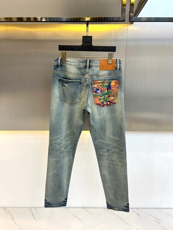 1v、25FW早春新品男士彩绘印花直筒牛仔裤。水墨水洗弹力超柔牛仔裤,男款标志性logo字母印花经典五