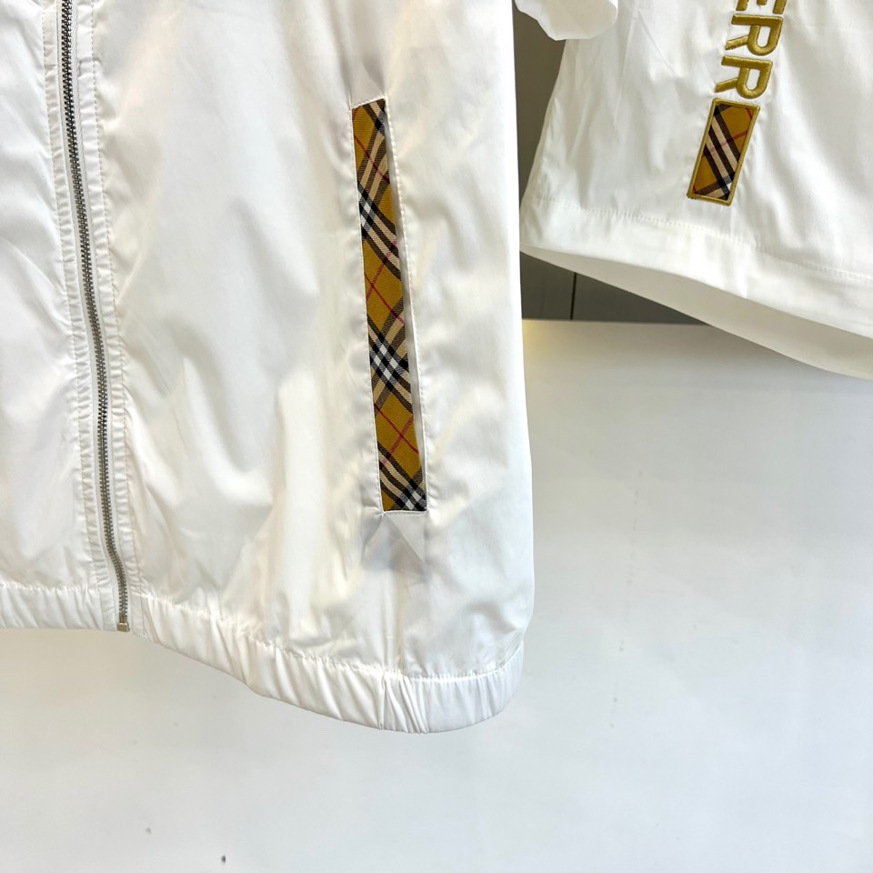 
Bur巴宝莉、2025ss夏装新品休闲套装，撞色战马刺绣logo男士运动短袖t恤+短裤套装。非常有设计