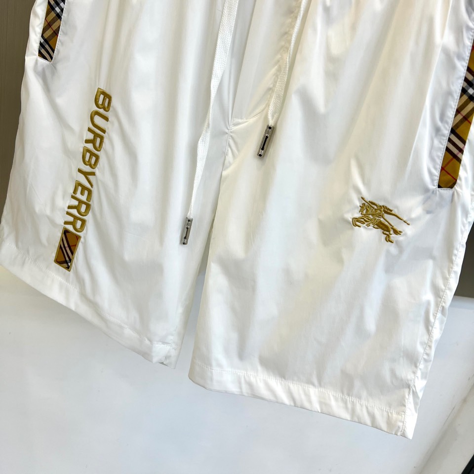 
Bur巴宝莉、2025ss夏装新品休闲套装，撞色战马刺绣logo男士运动短袖t恤+短裤套装。非常有设计