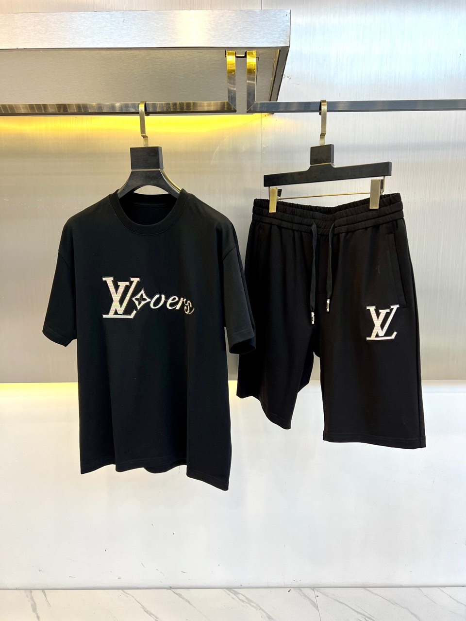 
1v、2025新款短袖+短裤套装，春夏最好看的一款纯棉针织套装，定制扫盲顶级欧棉面料，原版定织罗纹，车