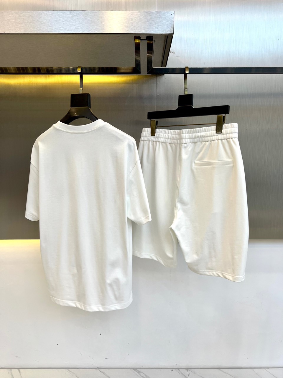 
1v、2025新款短袖+短裤套装，春夏最好看的一款纯棉针织套装，定制扫盲顶级欧棉面料，原版定织罗纹，车