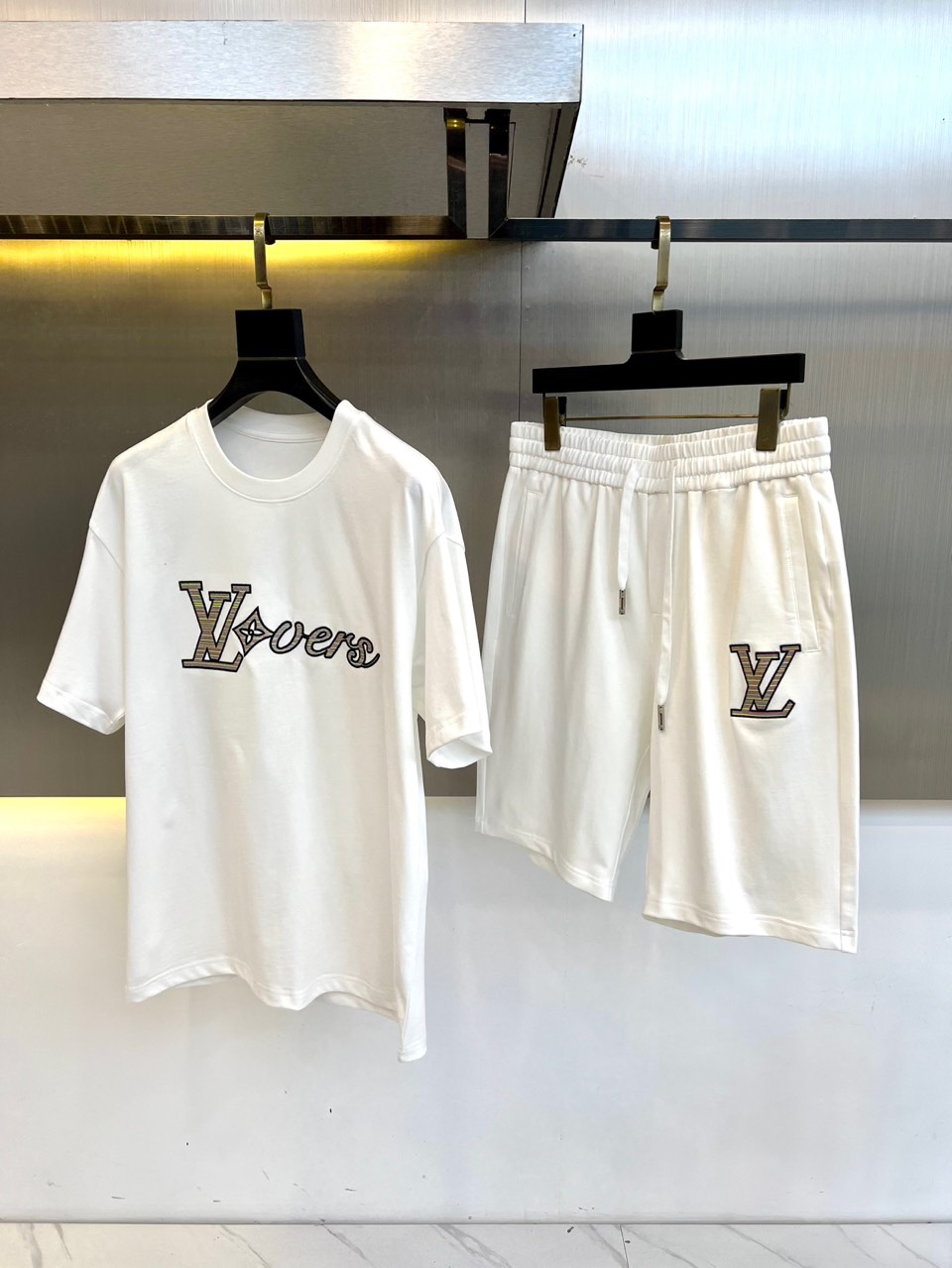 
1v、2025新款短袖+短裤套装，春夏最好看的一款纯棉针织套装，定制扫盲顶级欧棉面料，原版定织罗纹，车