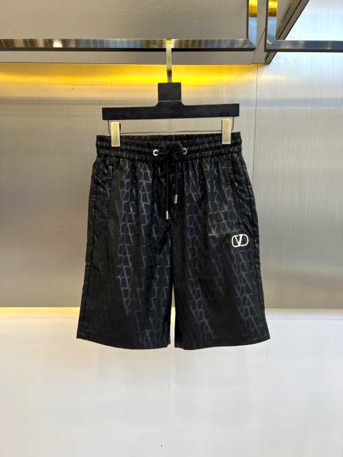 Valentino 2025 Summer Print Shorts - Comfortable, Stylish, and High-Quality 1 Valentino 2025 Summer Print Shorts - Comfortable, Stylish, and High-Quality