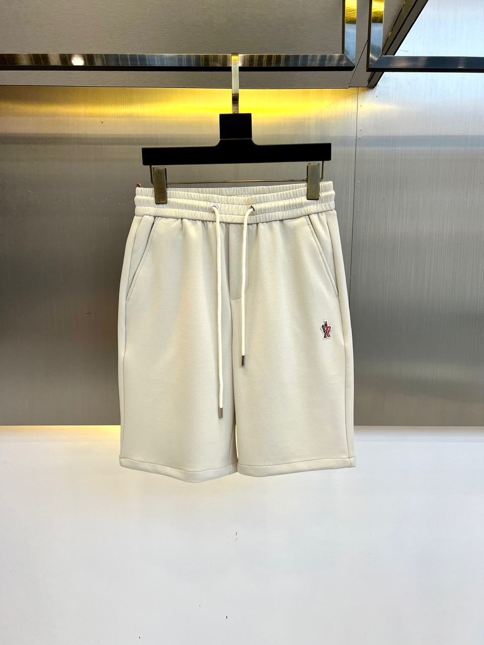 Moncler Casual Shorts - Spring/Summer Fashion, Comfortable & Versatile