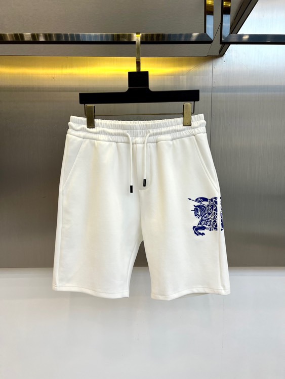 NO:439953,Burberry, 25s new summer casual shorts!  Drawstring embroidery logo design. Simple and high-end. Custom-made Egyptian cotton fabric with imported high-density cotton, light and breathable. Full of comfort. The original hardware is full of texture and strong sense of high-end!  The overall vision is simple but not monotonous. It is full of high-end feeling!  The three-dimensional cutting craftsmanship is not picky!  48-56 (please report waist size by placing an order), burberry, shorts, alexander wang19860909巴宝莉、25s新款夏季休闲短裤！抽绳刺绣logo设计.简单高级.进口高密棉订制埃及棉面料,手感轻薄透气.舒适感满满.原厂五金质感满满.高级感强！整体视觉简单而不单调.满满高级感！立体裁剪工艺版型不挑人！48-56（下单请报腰围尺寸）,,burberry,shorts,alexander wang,Men's clothing