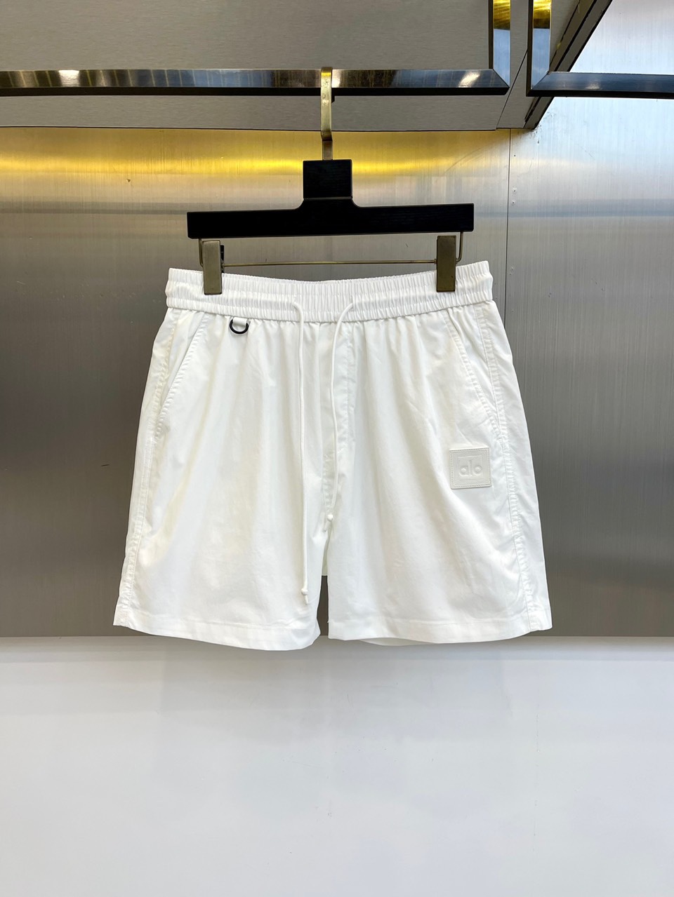 NO:446328,ao, 25s new summer casual shorts!  Drawstring style, classic logo design. Simple and high-end. Custom-made Egyptian cotton fabric with imported high-density cotton, light and breathable. Full of comfort. The original hardware is full of texture and strong high-end!  The overall vision is simple but not monotonous. It is full of high-end feeling!  The three-dimensional cutting craftsmanship is not picky!  M-4XL (please report waist size by order), shorts, alexander wang19860909ao、25s新款夏季休闲短裤！抽绳款、经典logo设计.简单高级.进口高密棉订制埃及棉面料,手感轻薄透气.舒适感满满.原厂五金质感满满.高级感强！整体视觉简单而不单调.满满高级感！立体裁剪工艺版型不挑人！M-4XL（下单请报腰围尺寸）,,shorts,alexander wang,Men's clothing