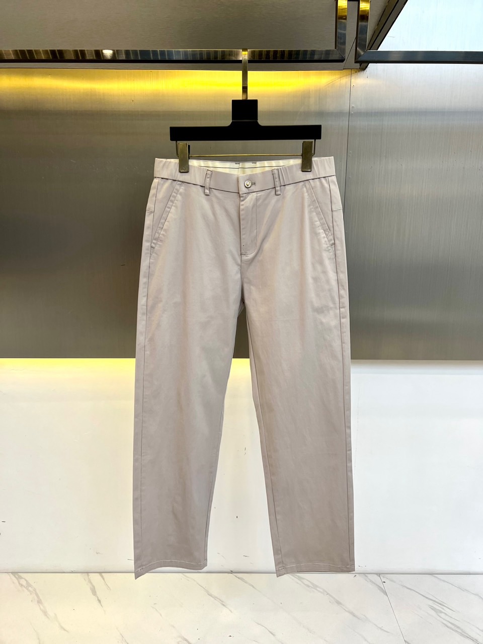Luxurious Business and Leisure Pants: P7000 – Premium Fabric, Gold Fusion, Exquisite Details. - 图片 1