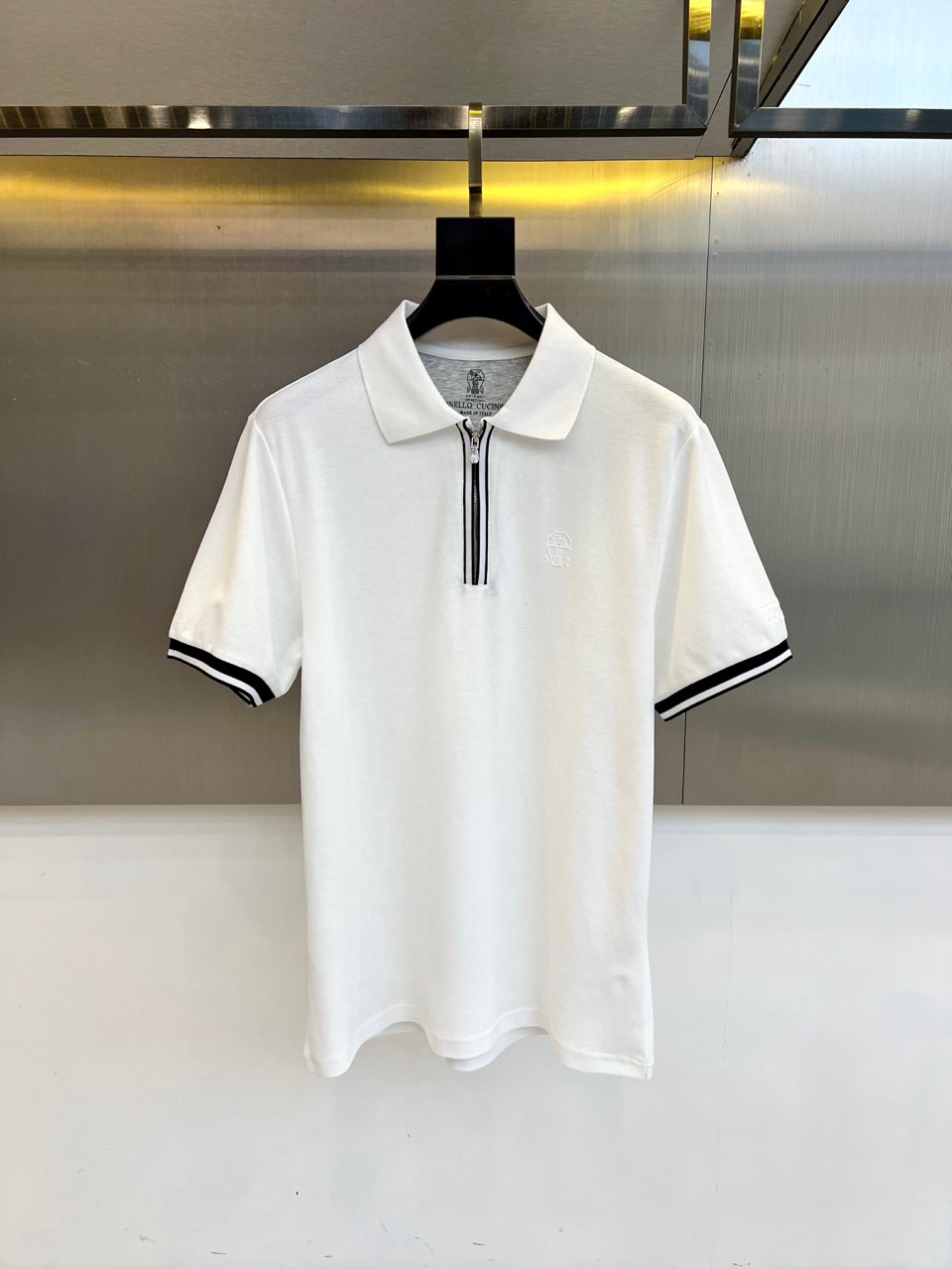 NO:469354,BC and 25s new products are on sale, men's lapel semi-zipper short-sleeved T-shirt POLO shirt, imported resident mercerized cotton short-sleeved T-shirt, Wen Ru soft, delicate and soft, the upper body is naturally comfortable, cool, the color is very clear, and does not fade, which highlights the overall styling and body-slimming feeling. 48-56 (model 173, 143 catties upper body 50 sizes), T-shirt,tees, t-shirt,alexander wang19860909BC、25s新品发售,男士翻领半拉链短袖T恤POLO衫,进口驻地丝光棉短袖T恤,温儒柔软 细腻柔软 上身自然是舒适 凉爽,颜色十分清晰,不掉色,非常的凸显整体的造型感以及修身上身感.48-56（模特173,143斤上身50码）,,T-shirt,tees，t-shirt,alexander wang,Men's clothing