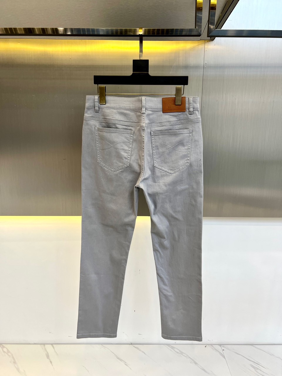 Platinum-Grade Men’s Business-Recreational Jeans with Unique Design and Fine Details - 图片 2