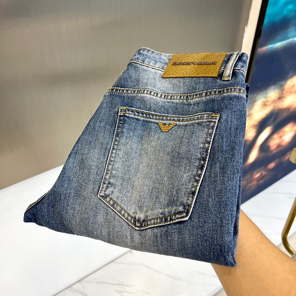 Men’s Classic Blue Cotton-Powered Jeans with Unique Embroidery Designs