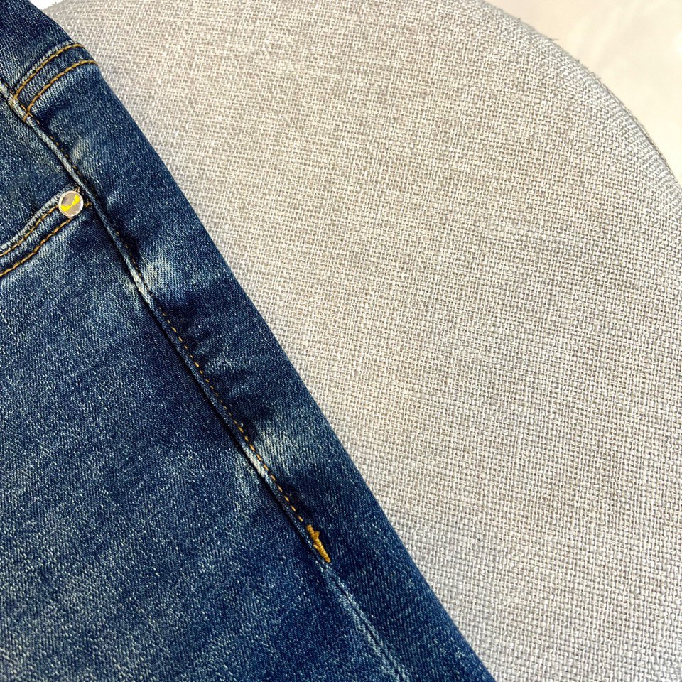 Men’s Classic Light-Washed Blue Retro Cotton-Powered Jeans: Freddy’s 2025 Collection - 图片 6