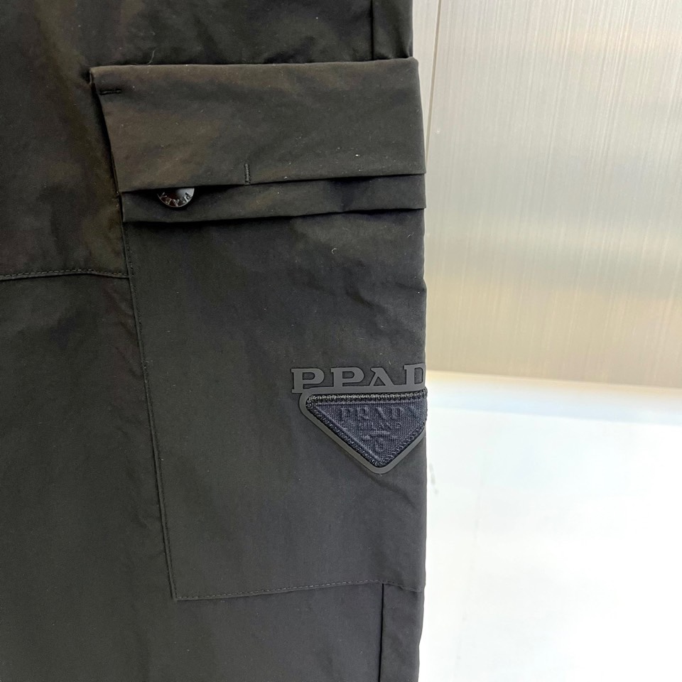 Prada 25AW Series: Wrinkle-Resistant Pants for Casual Style and Comfort - 图片 3