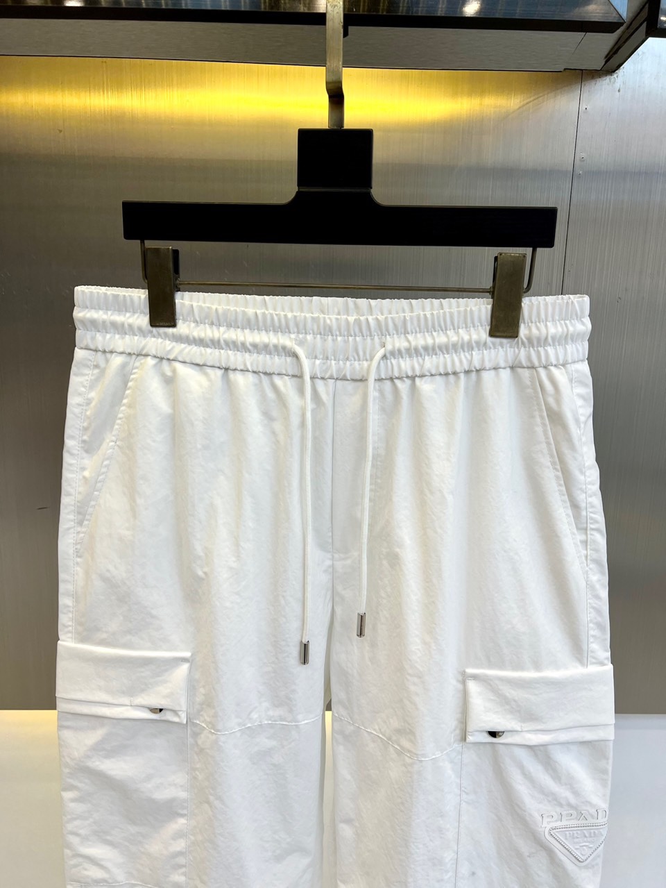 Prada 25AW Series: Wrinkle-Resistant Pants for Casual Style and Comfort - 图片 2