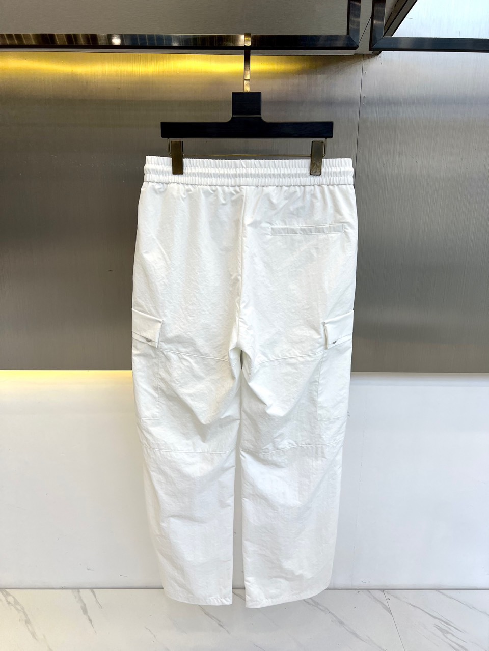 Prada 25AW Series: Wrinkle-Resistant Pants for Casual Style and Comfort - 图片 5