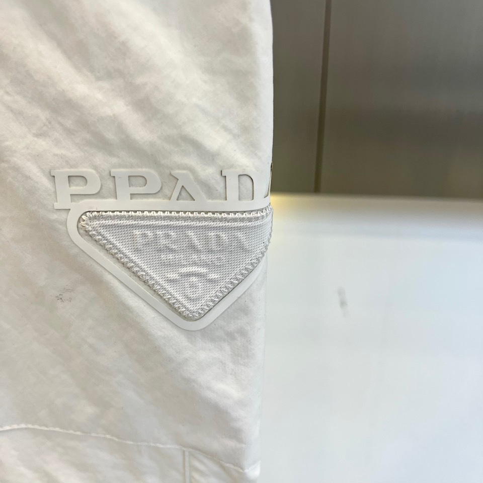 Prada 25AW Series: Wrinkle-Resistant Pants for Casual Style and Comfort - 图片 3