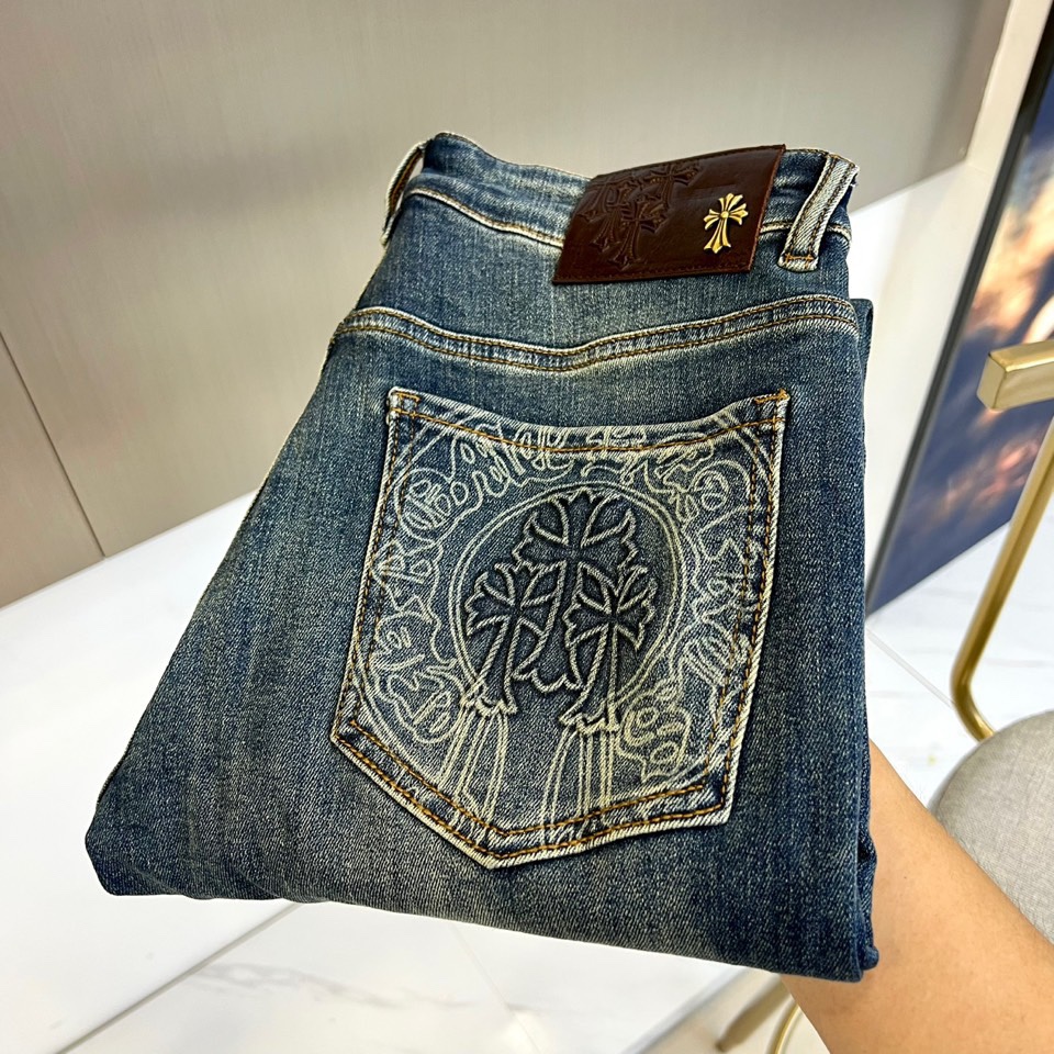 Men’s Classic Blue Cotton Jeans: 2025 Spring/Summer Collection with Embroidery Details - 图片 1