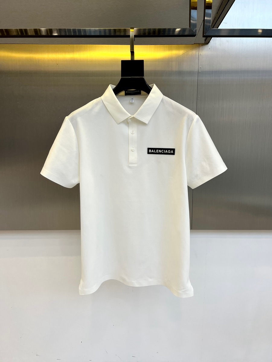 NO:491926,Balenciaga, 2025s classic iconic logo, classic fashion lapel Polo shirt short sleeves, simple and elegant, fashionable and versatile, and the quality is even more unstriking!  Use imported custom-woven pure cotton bead mesh fabric, which is soft, straight, stylish, breathable and comfortable. The upper body has a good drooping feeling and is not easy to deform! It is even less likely to fade! A clean and refreshing basic POLO shirt style, a small and crisp pointed collar, stylish and fashionable, perfectly combining casual and sports!  Fashionable and versatile!  M-4XL (model 173, 143 catties upper body XL size), balenciaga, T-shirt, alexander wang19860909Ba巴黎世家、2025s经典标志性Logo、 经典时尚翻领 Polo衫短袖 ,简约大气,时尚百搭,品相更是无法挑剔！选用客供进口定织纯棉珠地网眼面料,柔软挺阔有型、透气舒适.上身垂感好,不易变形!更不易褪色!干净清爽的基础 POLO衫版型,小巧而挺括的尖领有型又时尚,休闲与运动完美结合！时尚百搭！M-4XL（模特173,143斤上身XL码）,,balenciaga,T-shirt,alexander wang,Men's clothing