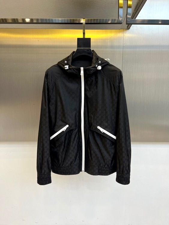 NO:510034,Mainly recommended GUCCI Gucci, 25 autumn and winter series GG nylon jacquard zipper jacket, custom nylon satin material, hooded drawstring design, simple and casual style!  This GG Trefoil jacquard polyester jacket perfectly combines casual sporty style with retro and modern feel, interpreting a diverse trendy item that combines retro and modern style!  The fabric is made of polyester fiber + jacquard technology, original mold opening custom hardware zipper, full-quality order!  48-56 (model 173, 143 catties upper body 50 sizes), gucci, gucci, jackets & coats, jackets & coats, hats, alexander wang19860909主推 GUCCI古驰、25秋冬系列GG尼龙提花拉链夹克外套,定制尼龙缎面材质,连帽抽绳设计,简单休闲款式！这款GG Trefoil提花聚酯纤维夹克把休闲运动风和复古摩登感完美融合,诠释着复古与现代风相结合间多样化的潮流单品！面料采用聚酯纤维+提花工艺制作,原版开模定制五金拉链,全品相订单！48-56（模特173,143斤上身50码）,,gucci,gucci,jackets & coats,jackets & coats,hats,alexander wang,Men's clothing