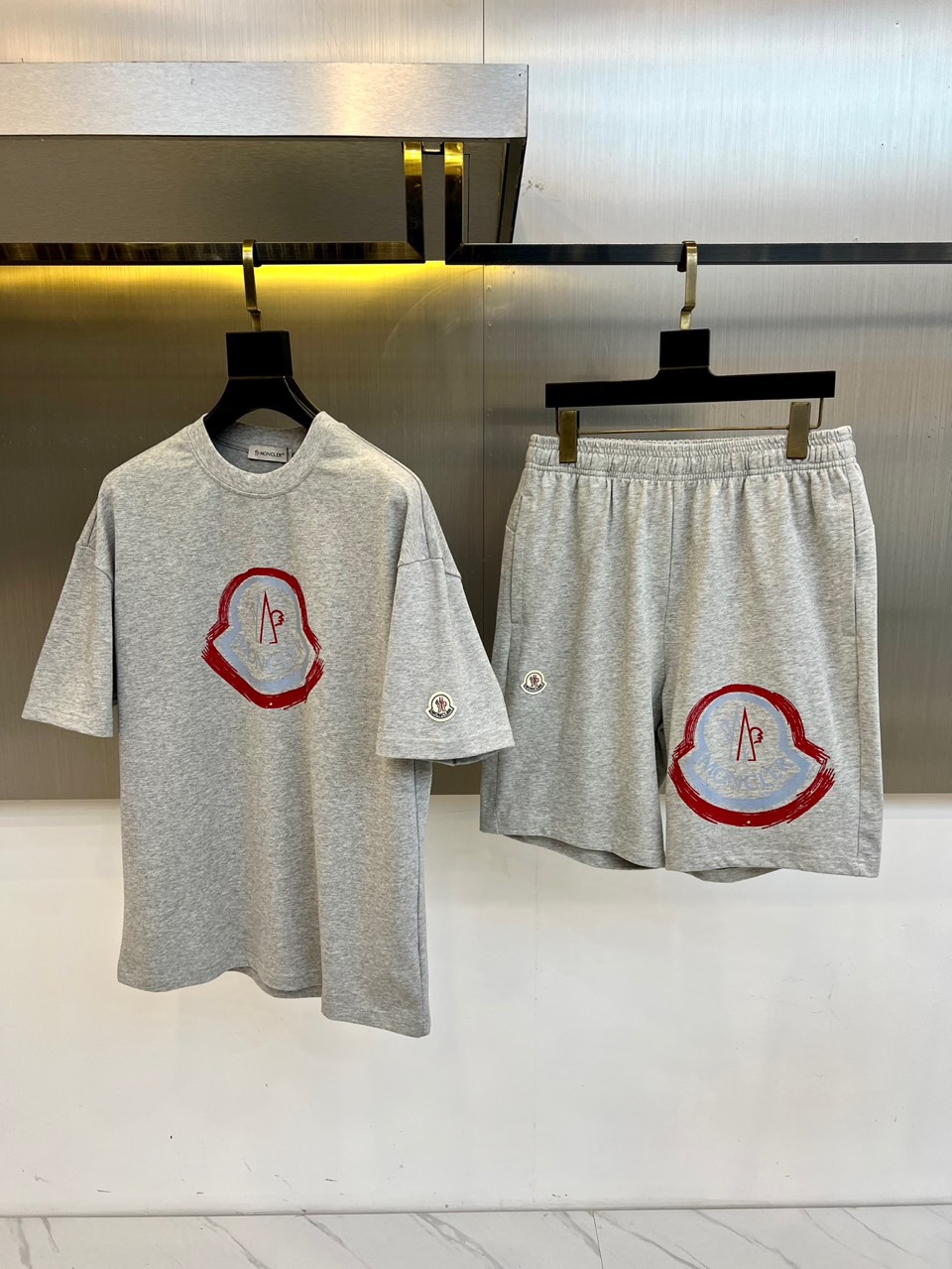 NO:496706,, cover, pure cotton set, custom fabric, pure cotton, upper body is transcendent, one size larger, size M-2XL (model 173-140 catties upper body M),, Moncler, alexander wang19860909、 蒙口、纯棉套装、定制面料、纯棉、上身超然、偏大一码、尺码M-2XL（模特173-140斤上身M）,,Moncler,alexander wang,Men's clothing