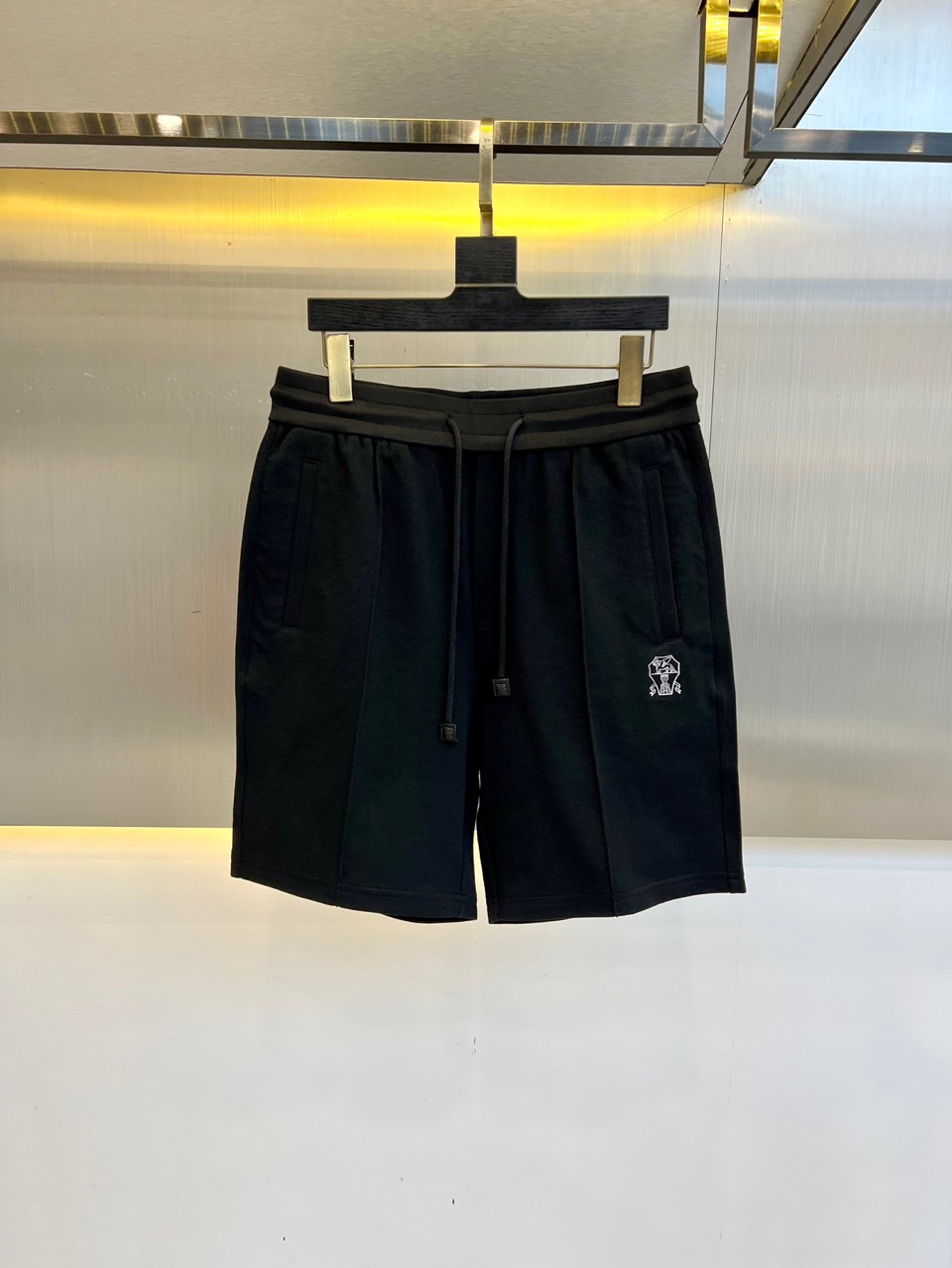 NO:499127,BC, 2025ss summer new products are available for shorts!  The imported high-density knitted pure cotton material is smooth and simple, skin-friendly and refreshing. The softness and comfort of the fabric are impeccable and highly recognizable. There is absolutely no mistake in the upper body, and the matching performance is undoubtedly the waist design, elastic elastic waist circumference modification!  Each piece of high-end craftsmanship determines success or failure!  Very good quality and a fashionable item!  48-56 (order information about height weight waist circumference), shorts, alexander wang19860909BC、2025ss夏季新品发售短裤！甄选客供进口高密针织纯棉材质,平整简约,亲肤透爽.面料的柔软性舒适性也都是无可挑剔的、辨识度高,上身绝对不会出错,搭配性能更是毫无疑问,腰身设计松紧弹力腰围修饰！高端工艺每件决定成败！ 品质质感非常不错一款时尚单品！48-56（下单情报身高体重腰围）,,shorts,alexander wang,Men's clothing