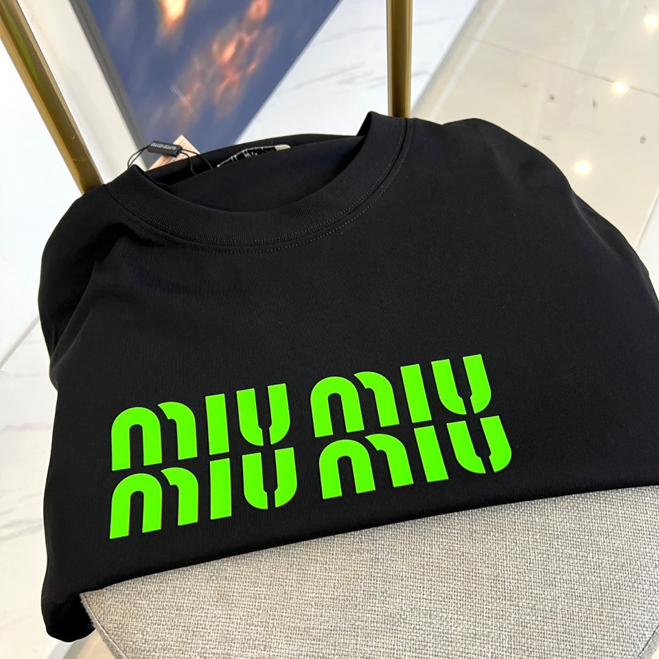 “2025 New Men’s Short-Sleeve T-Shirts: Custom Fabrics for Comfort and Quality, Perfect for Every Occasion!” - 图片 4