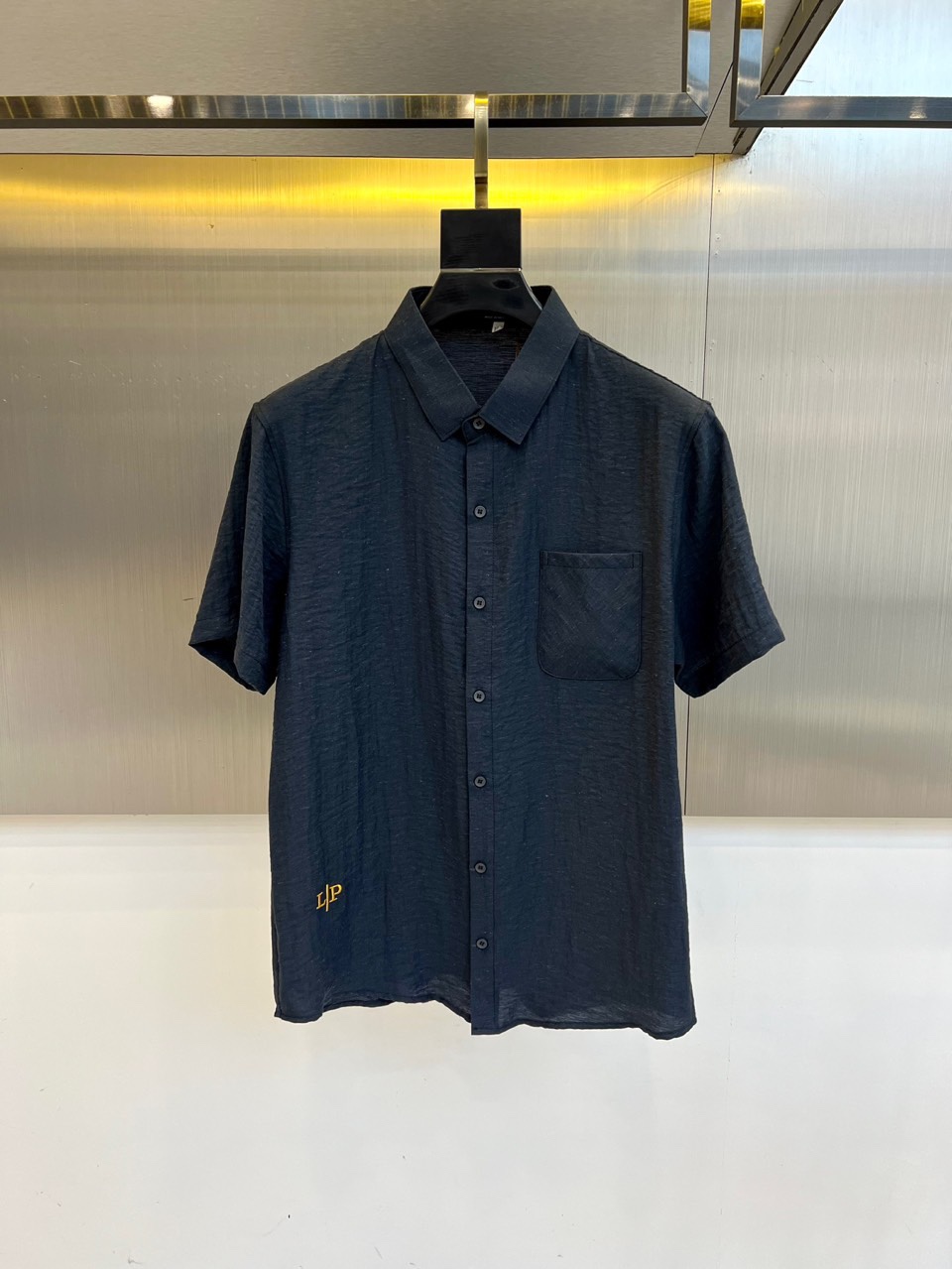 NO:500816,LP, 2025 summer lapel cardigan short sleeves, simple style, comfortable main fabric, must-have old money style items in midsummer, business style, high-quality men's summer must-have. Size 48-56 (model 173-140 catties upper body 50 sizes), loro piana, T-shirt, alexander wang19860909LP、2025夏款翻领开衫短袖、简约风格、主打面料舒适、盛夏时节必备老钱风单品、商务范、优质男夏季必备.尺码48-56（模特173-140斤上身50码）,,loro piana,T-shirt,alexander wang,Men's clothing