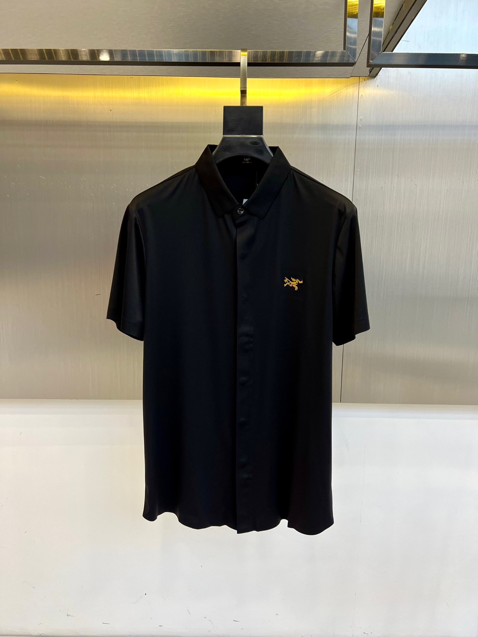 NO:500821,Archaeoptera bird, 2025 summer lapel cardigan short sleeves, simple style, comfortable fabric, must-have old money style items in midsummer, business style, high-quality men's summer must-have. Size 48-58 (model 173-140 catties upper body 50 sizes), arc'teryx, T-shirt, alexander wang19860909始祖鸟、2025夏款翻领开衫短袖、简约风格、主打面料舒适、盛夏时节必备老钱风单品、商务范、优质男夏季必备.尺码48-58（模特173-140斤上身50码）,arc'teryx,T-shirt,alexander wang,Men's clothing