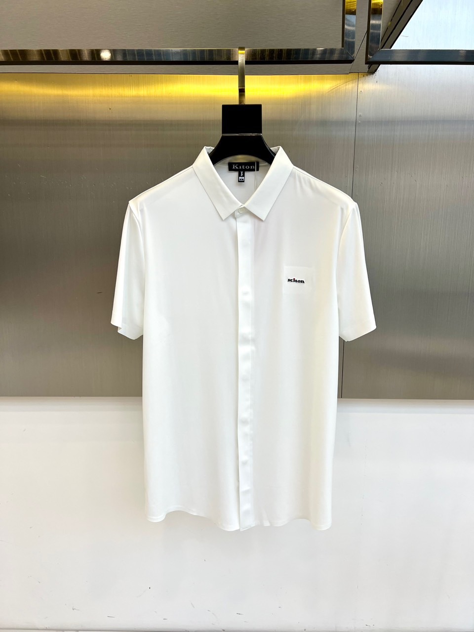 NO:502118,ktion, 2025 summer lapel cardigan short sleeves, simple style, comfortable main fabric, must-have old money style items in midsummer, business style, high-quality men's summer must-have. Size 48-58 (model 173-140 catties upper body 50 sizes), T-shirt, alexander wang19860909ktion、2025夏款翻领开衫短袖、简约风格、主打面料舒适、盛夏时节必备老钱风单品、商务范、优质男夏季必备.尺码48-58（模特173-140斤上身50码）,,T-shirt,alexander wang,Men's clothing