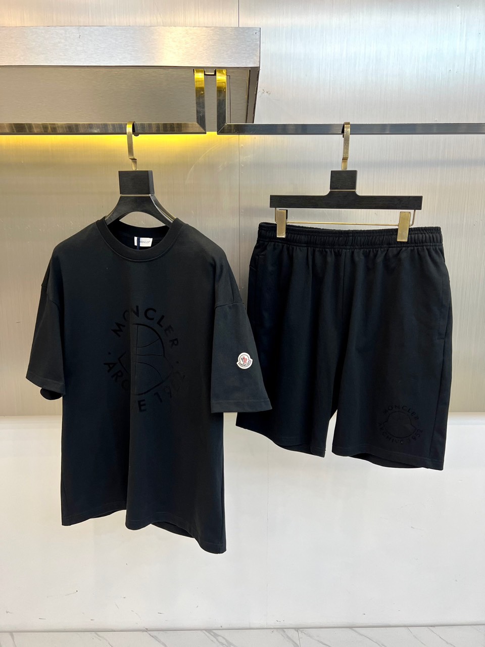 NO:505219,Mask, pure cotton set, customized fabric, pure cotton, upper body is transcendent, one size larger, size M-2XL (model 173-140 catties upper body L size), Moncler, alexander wang19860909蒙口、纯棉套装、定制面料、纯棉、上身超然、偏大一码、尺码M-2XL（模特173-140斤上身L码）,,Moncler,alexander wang,Men's clothing