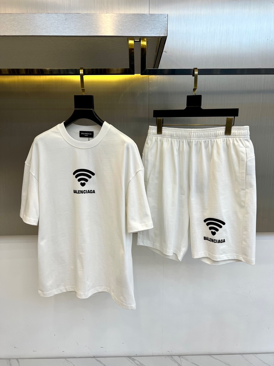 NO:510522,, Balenciaga, pure cotton set, custom fabric, pure cotton, upper body is transcendent, one size larger, size M-2XL (model 173-140 catties upper body M), ,balenciaga,alexander wang19860909、 巴黎世家、纯棉套装、定制面料、纯棉、上身超然、偏大一码、尺码M-2XL（模特173-140斤上身M）,,balenciaga,alexander wang,Men's clothing