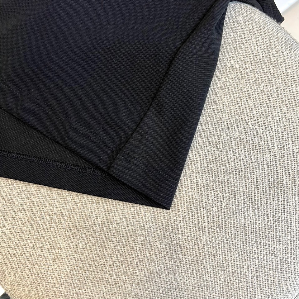 
巴宝莉、2025s经典标志性Logo点缀元素 经典时尚翻领 Polo衫短袖 ，贸易公司渠道订单，简约大