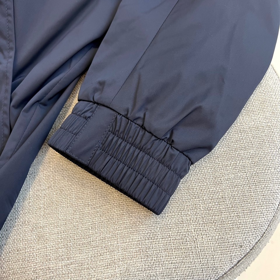 
Kiton 奇顿 2025ss 秋冬新品男士拉链连帽夹克外套，帽子可脱卸， 高奢内敛低调，轻松驾驭不挑