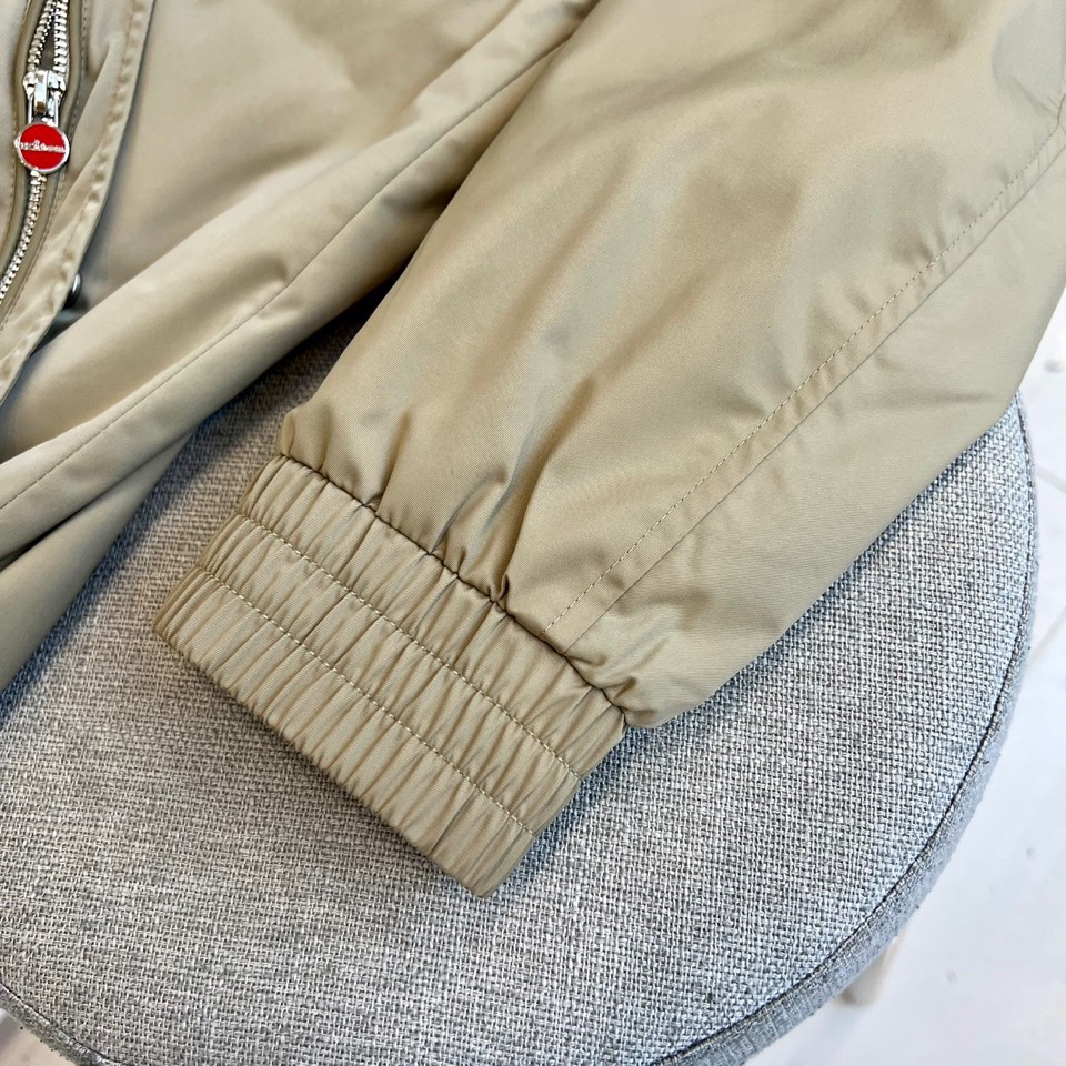 
Kiton 奇顿 2025ss 秋冬新品男士拉链连帽夹克外套，帽子可脱卸， 高奢内敛低调，轻松驾驭不挑