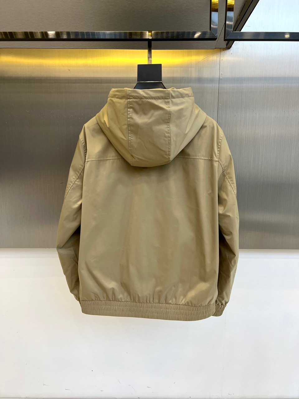 
Kiton 奇顿 2025ss 秋冬新品男士拉链连帽夹克外套，帽子可脱卸， 高奢内敛低调，轻松驾驭不挑