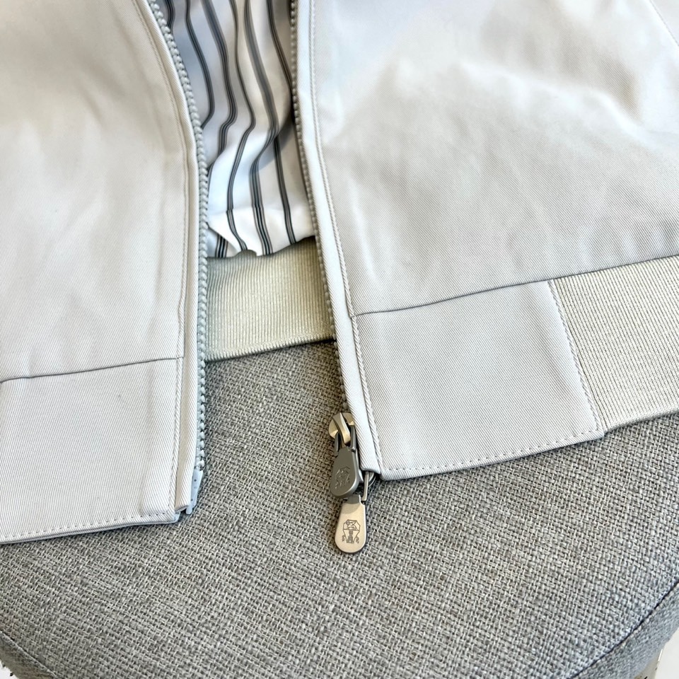 
Brunello cucinelli-BC 2025秋冬新款时尚刺绣商务休闲防风翻领夹克外套。颇具意大