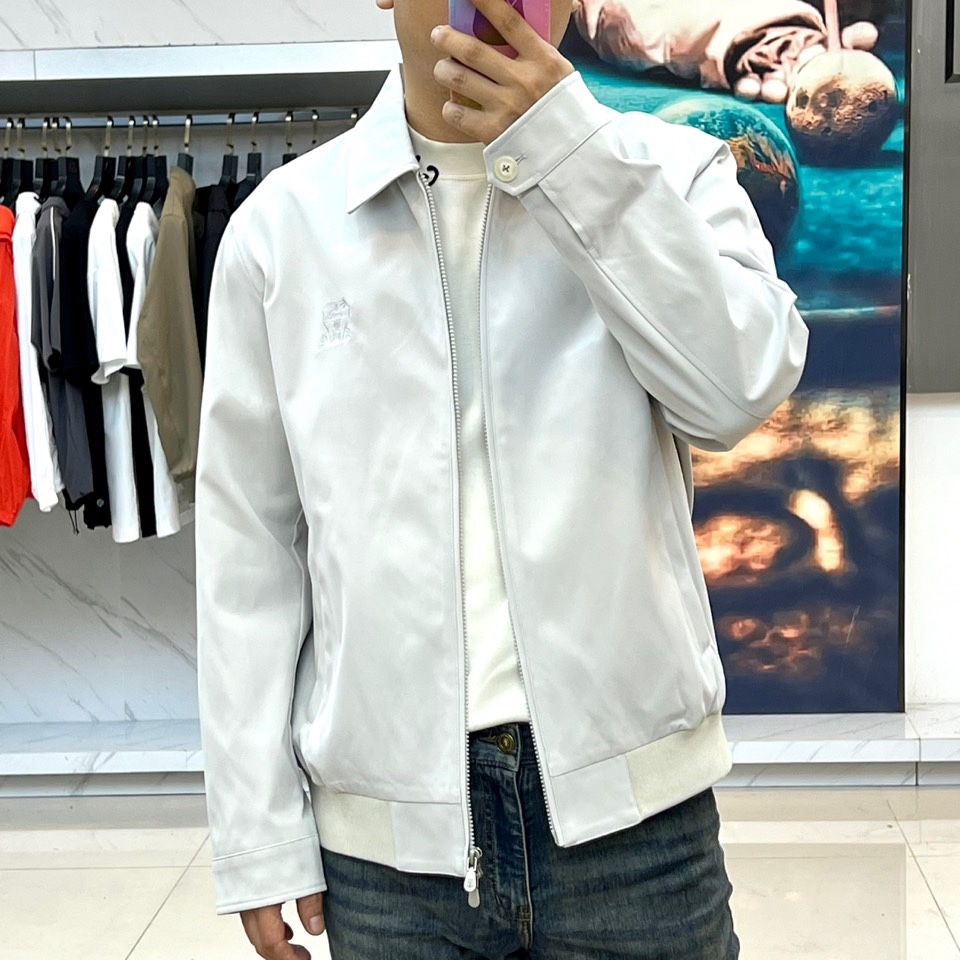 
Brunello cucinelli-BC 2025秋冬新款时尚刺绣商务休闲防风翻领夹克外套。颇具意大