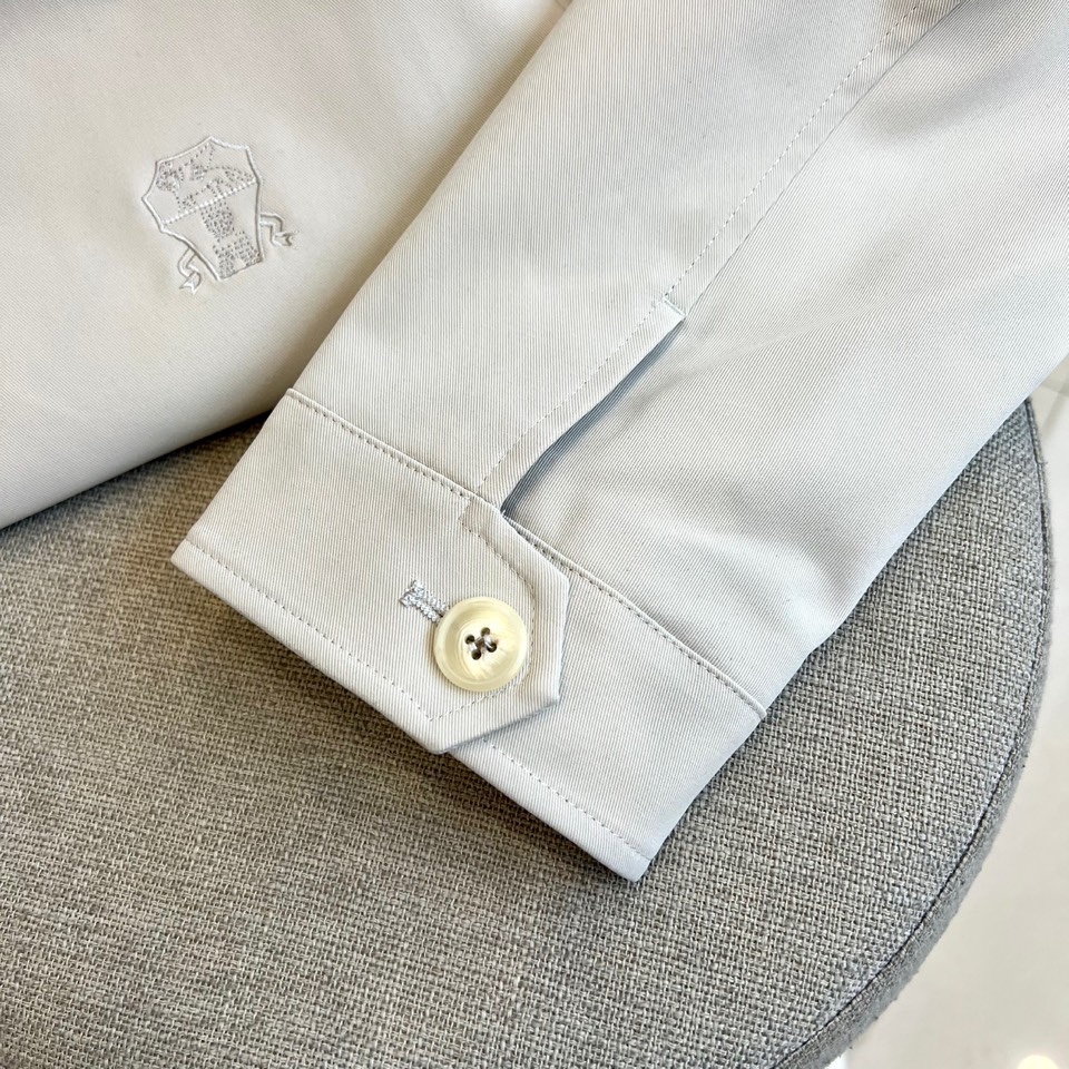 
Brunello cucinelli-BC 2025秋冬新款时尚刺绣商务休闲防风翻领夹克外套。颇具意大