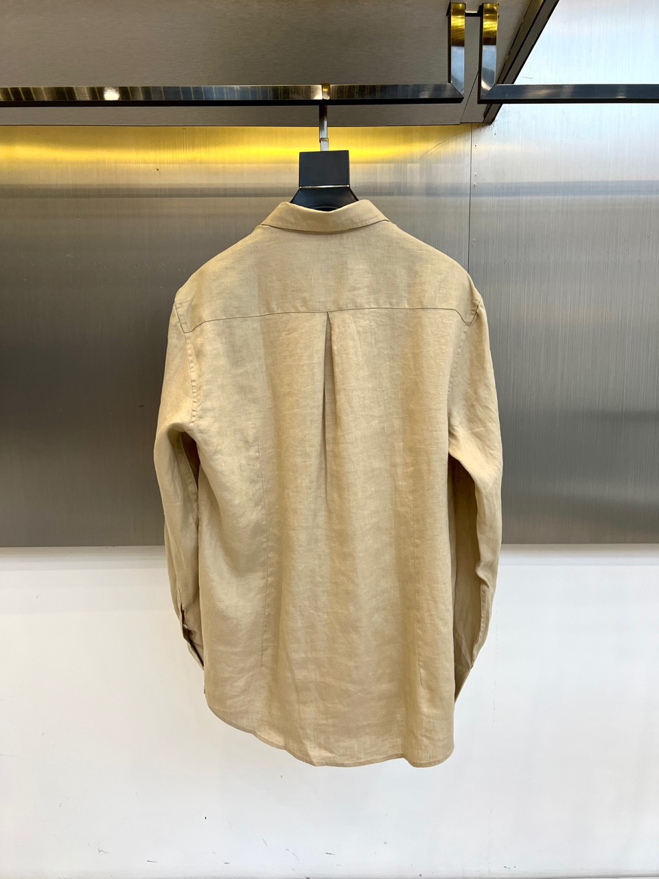 
BC-Brunello Cucinelli 棉麻极简衬衫 | 自然呼吸 优雅随行

纯白棉麻小尖领衬衫