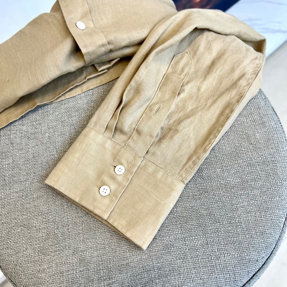 
BC-Brunello Cucinelli 棉麻极简衬衫 | 自然呼吸 优雅随行

纯白棉麻小尖领衬衫