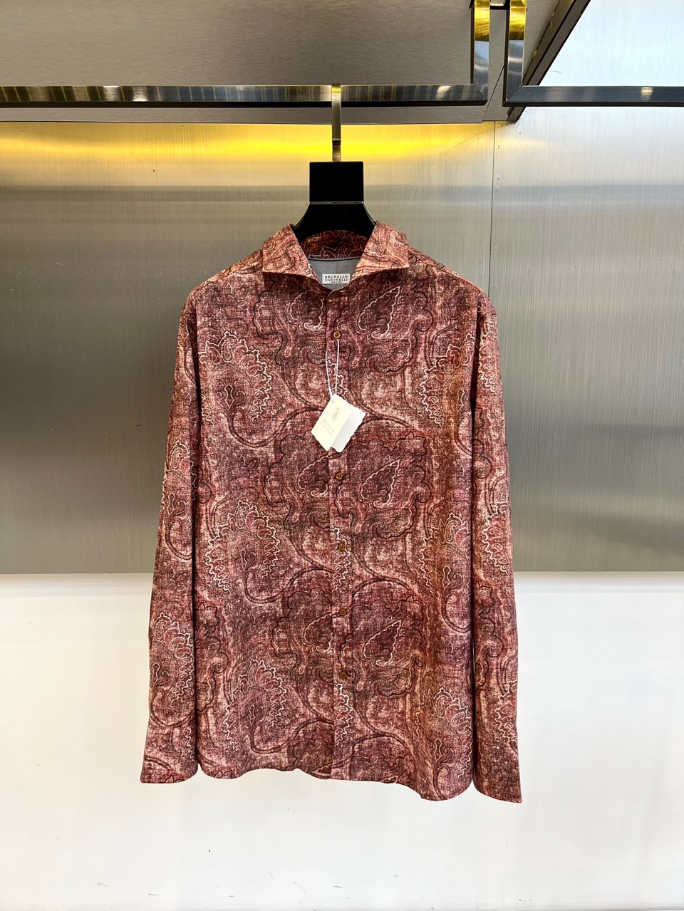 
BRUNELLO CUCINELLI 复古花纹衬衫

25秋冬新品，深红底色铺满细腻手绘纹样，100%