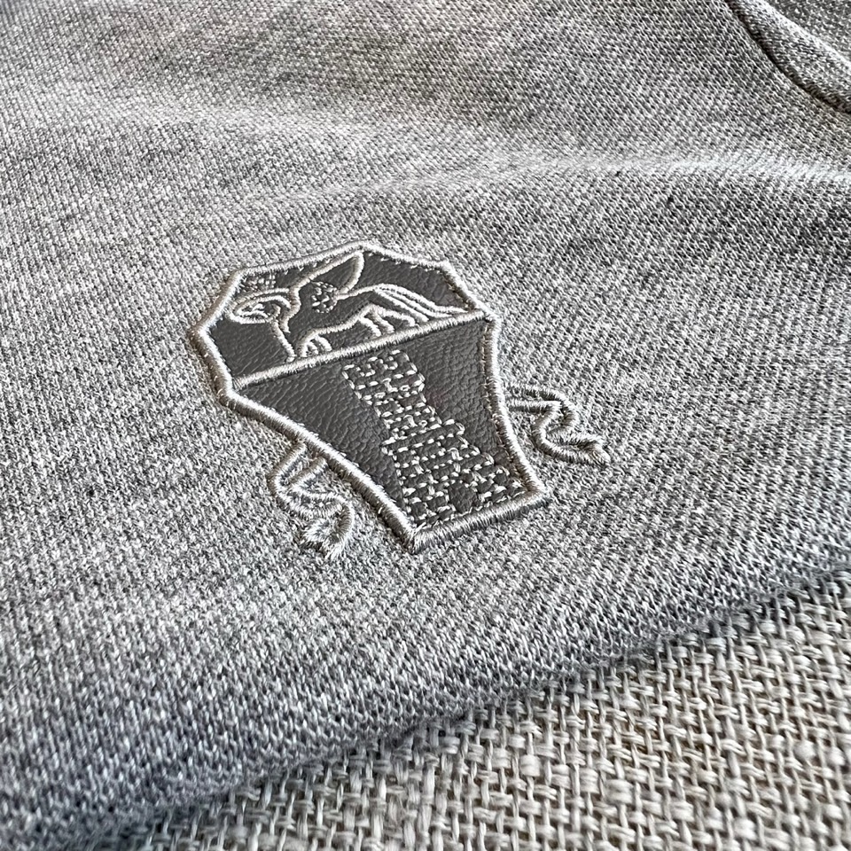 
BC、25s春夏新款网眼丝光棉布基础翻领短Tee，经典徽章刺绣图案商务休闲短袖Polo衫！这款Polo