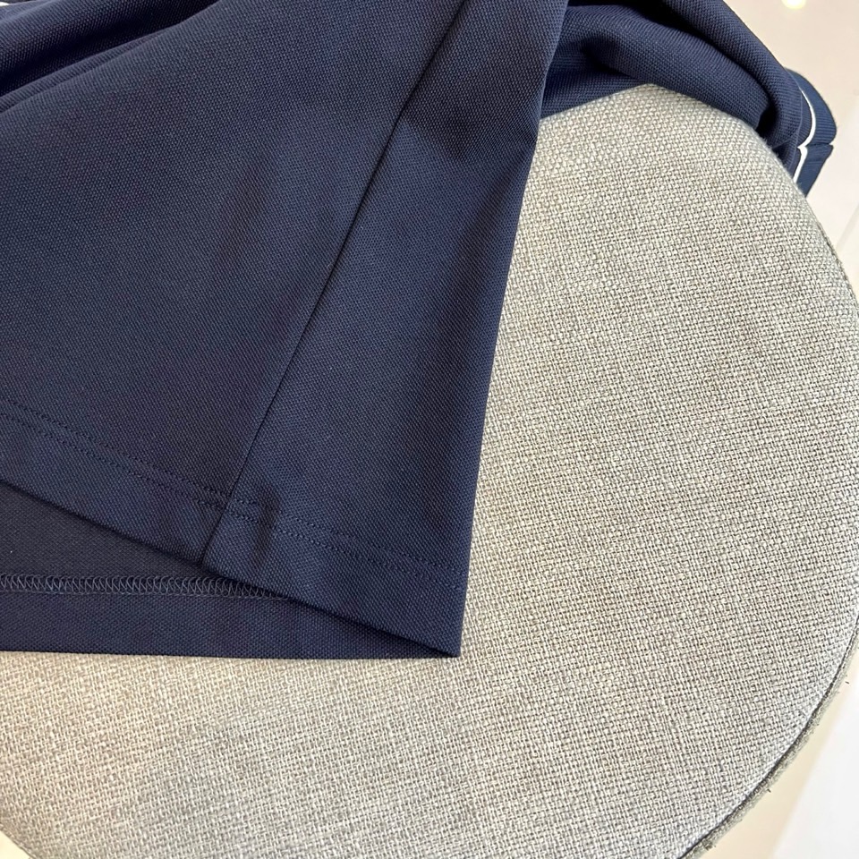 
1v、2025s经典标志性Logo点缀元素 经典时尚翻领 Polo衫短袖 ，贸易公司渠道订单，简约大气