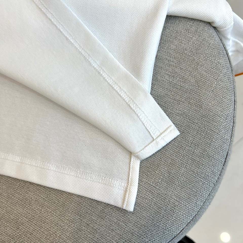 
爱马仕、2025s经典标志性Logo点缀元素 经典时尚翻领 Polo衫短袖 ，贸易公司渠道订单，简约大