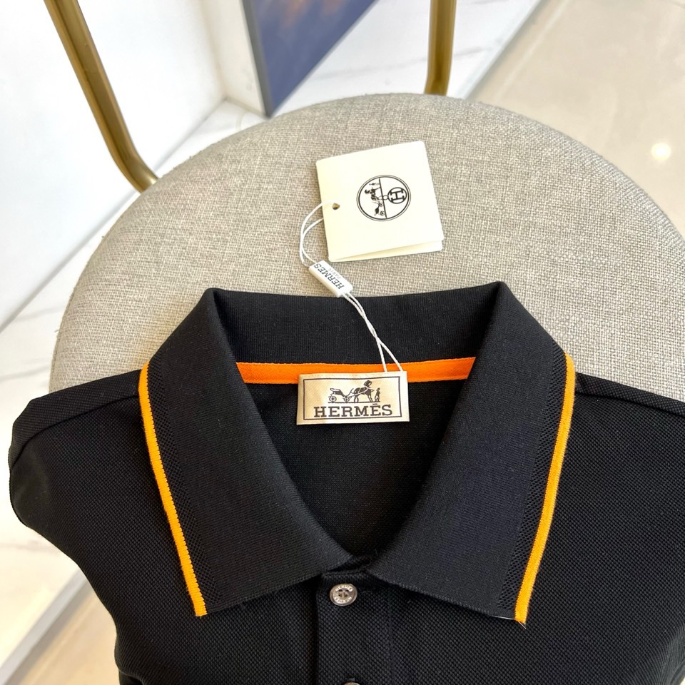 
爱马仕、2025s经典标志性Logo点缀元素 经典时尚翻领 Polo衫短袖 ，贸易公司渠道订单，简约大