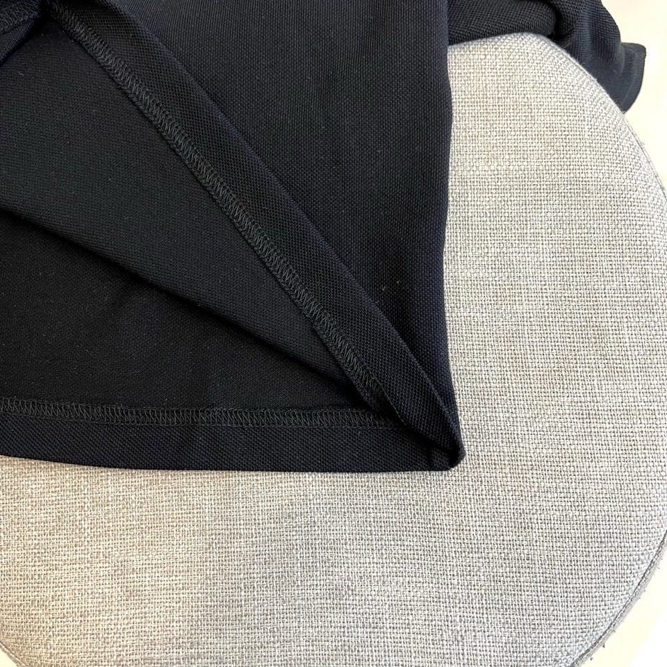 
普拉达、25s新品发售，男士翻领半拉链短袖T恤POLO衫，进口驻地丝光棉短袖T恤，温儒柔软 细腻柔软 