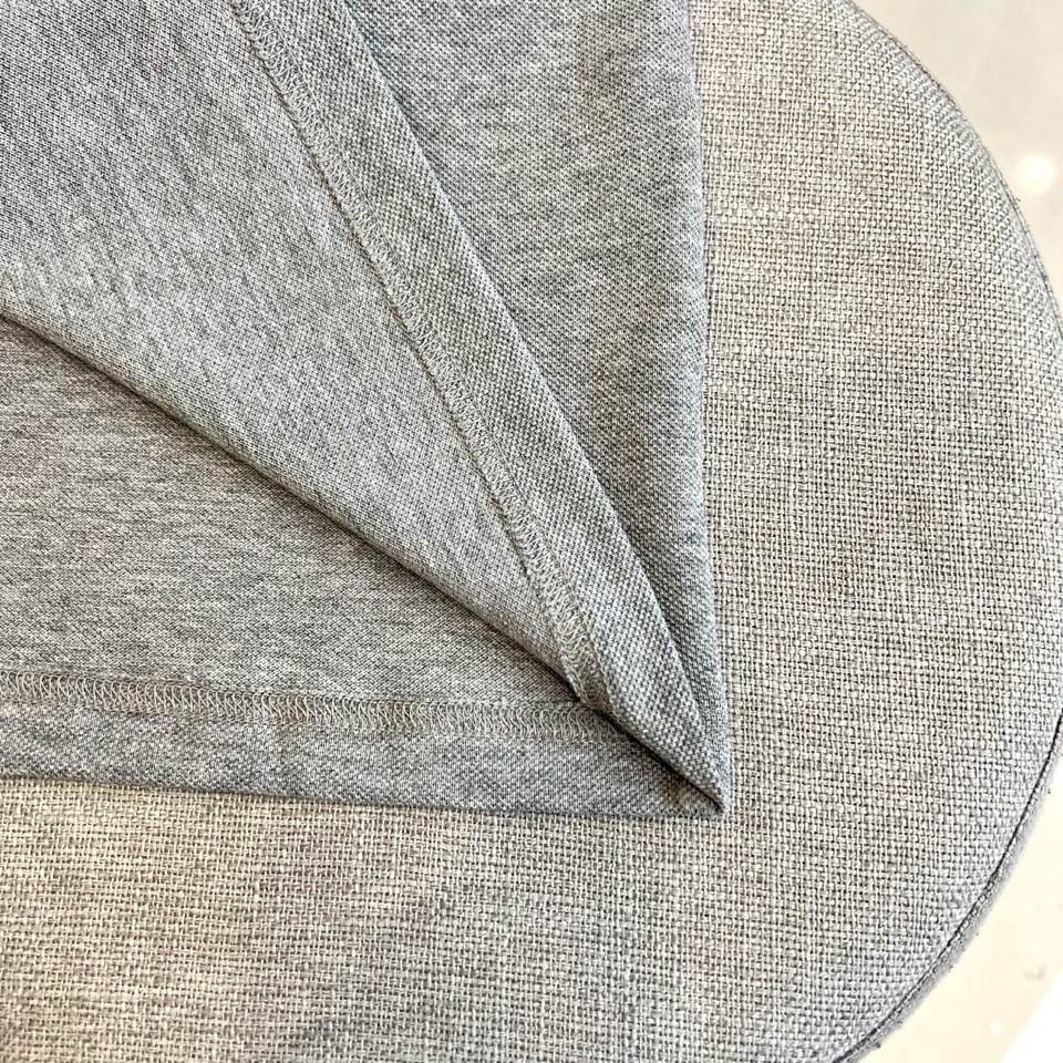 
普拉达、25s新品发售，男士翻领半拉链短袖T恤POLO衫，进口驻地丝光棉短袖T恤，温儒柔软 细腻柔软 