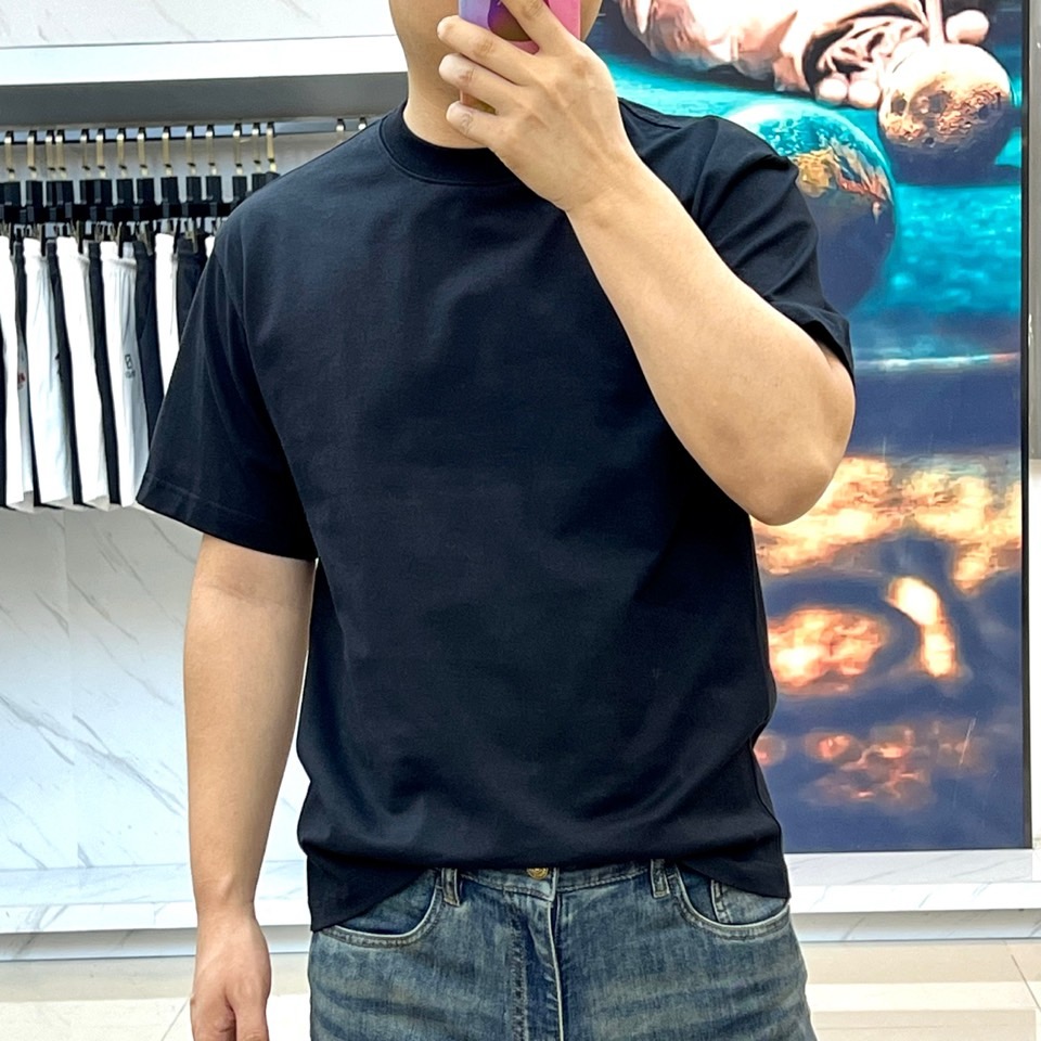 
Dio迪奥、25新款 男士棉质印花图案休闲宽松短袖t恤，图案印花，采用高密度莫代尔冰感面料，同布罗纹圆