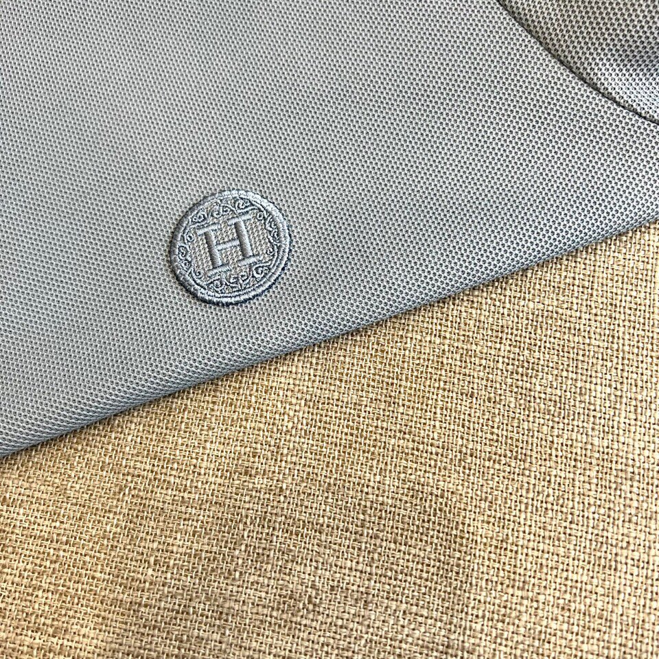 爱马仕、2025夏季新款男士翻领短袖Polo衫。选用100%海岛长绒棉因产量稀少而格外珍贵的Pima棉(