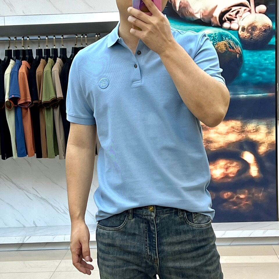 爱马仕、2025夏季新款男士翻领短袖Polo衫。选用100%海岛长绒棉因产量稀少而格外珍贵的Pima棉(